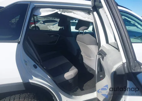 2020 Toyota Rav4 Hybrid Xle z USA, uszkodzony, nr VIN 2T3RWRFV0LW048658